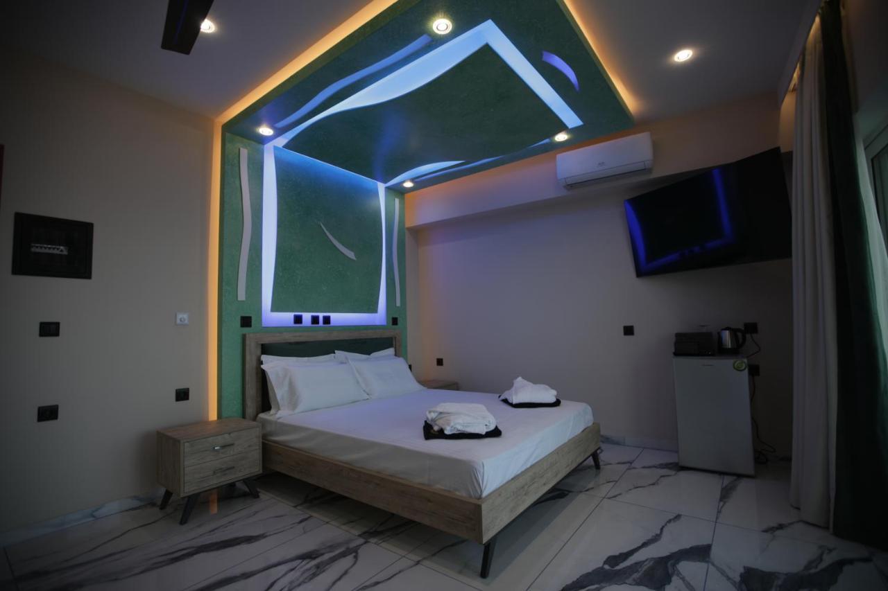 Golden Fox Studios And Suites Lakones Bagian luar foto