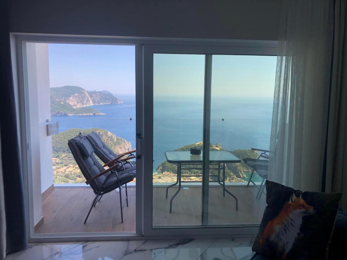 Golden Fox Studios And Suites Lakones Bagian luar foto