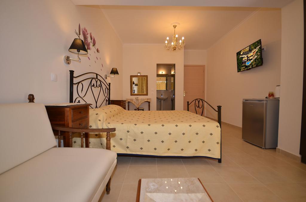Golden Fox Studios And Suites Lakones Bagian luar foto