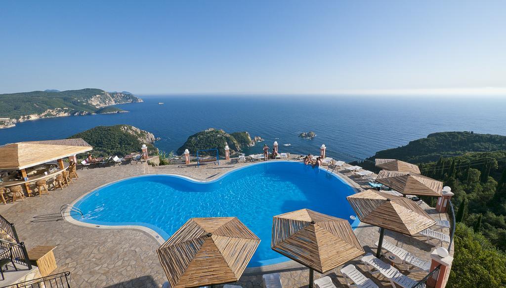 Golden Fox Studios And Suites Lakones Bagian luar foto