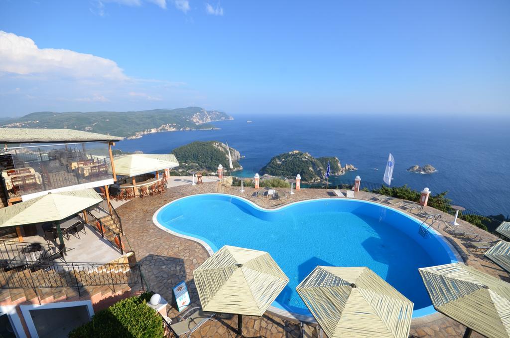 Golden Fox Studios And Suites Lakones Bagian luar foto