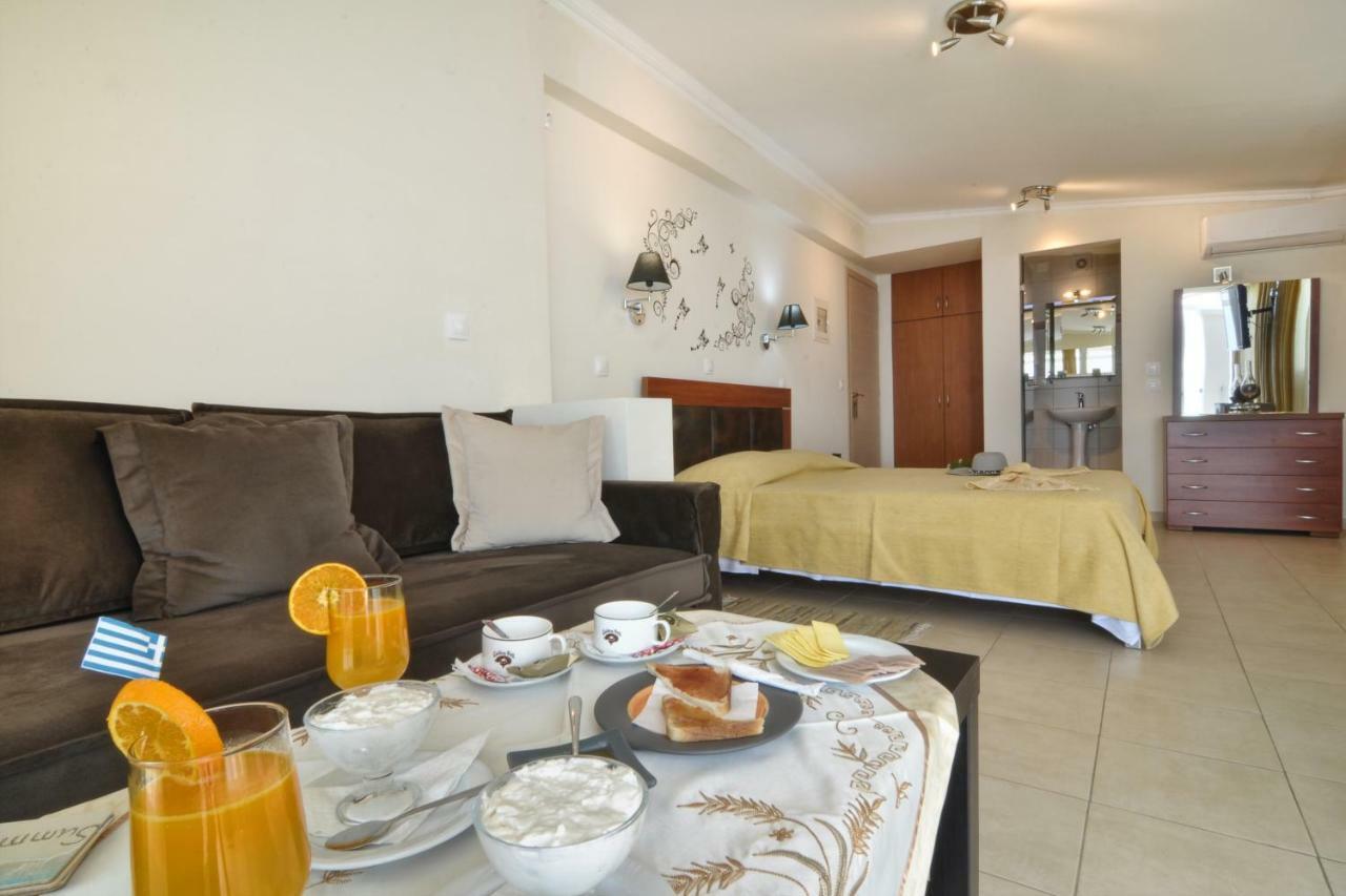 Golden Fox Studios And Suites Lakones Bagian luar foto
