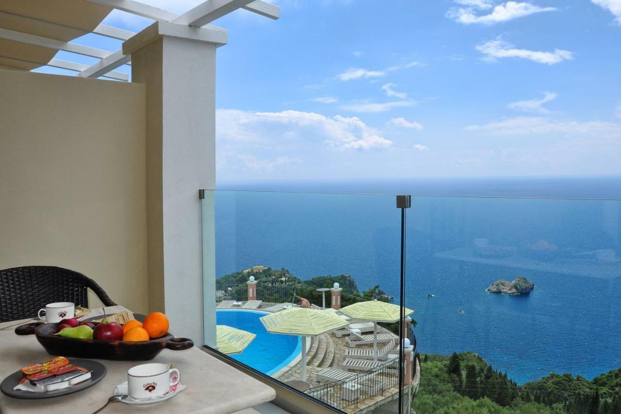 Golden Fox Studios And Suites Lakones Bagian luar foto