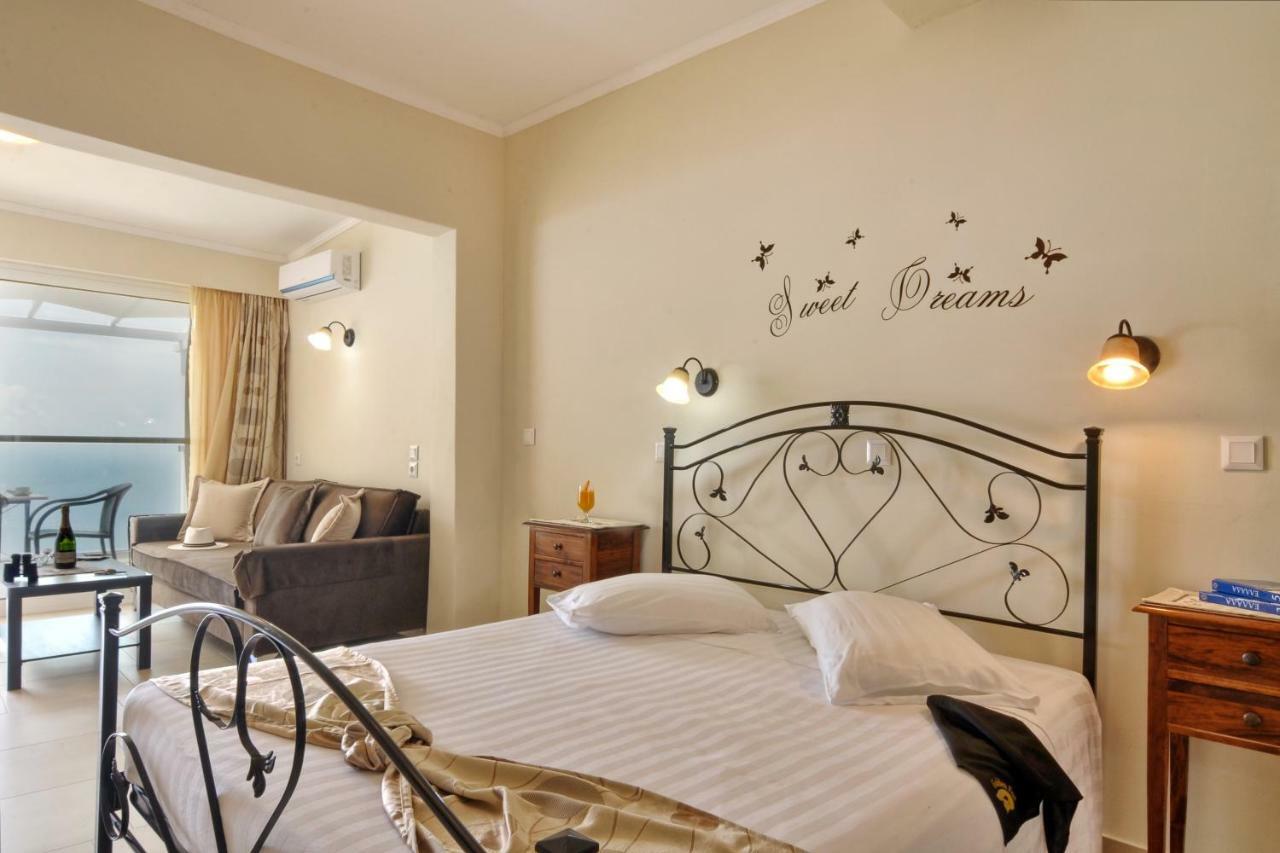 Golden Fox Studios And Suites Lakones Bagian luar foto
